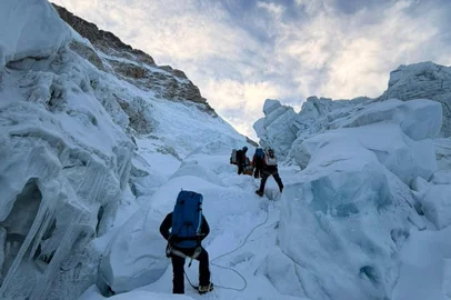 Empresário gaúcho passa pela parte mais temida durante expedição de subida ao topo do Monte Everest<!-- NICAID(16280922) -->