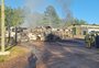 Incêndio destrói cinco ônibus da Cootravipa em garagem na Restinga, em Porto Alegre