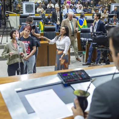 Sessão Ordinária - Movimentação de plenário. (Foto: Mariana Tavares/CMPA- Uso público, resguardado o crédito obrigatório) <!-- NICAID(16243132) -->