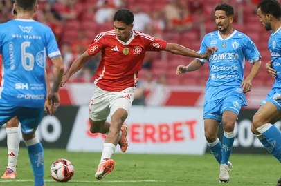 João Bezerra, atacante de 16 anos do Inter<!-- NICAID(16202046) -->