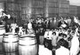 Vinícola Aliança e um altar feito de barris em 1956

