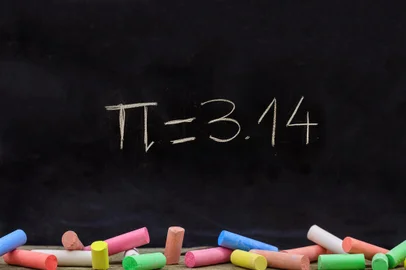 Número Pi (3.14) - Foto: Rawf8/stock.adobe.comFonte: 481597353<!-- NICAID(15808999) -->