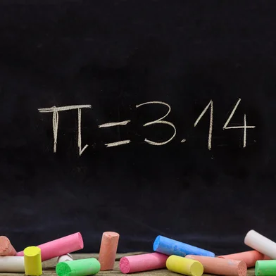 Número Pi (3.14) - Foto: Rawf8/stock.adobe.comFonte: 481597353<!-- NICAID(15808999) -->