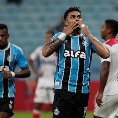 Porto Alegre, RS, Brasil, 08-04-2025: Grêmio vs Atlético Grau pela Copa Sul-Americana, na Arena. Gol de Arezo, no 1-0.  Foto: Renan Mattos / Agência RBS<!-- NICAID(16013033) -->