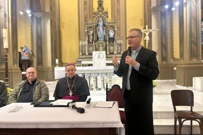 Foi nomeado na manhã desta quarta-feira o novo bispo da diocese de Uruguaiana./ o anúncio foi feito em coletiva de imprensa, em Santa Maria./ o monsenhor Clesio Flacco é primeiro Bispo Brasileiro nomeado pelo Papa Leão XIV e a, a partir de hoje, a assumir o novo cargo<!-- NICAID(16046987) -->