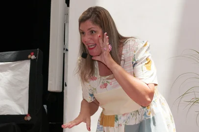 A missão de conduzir as atividades nas instituições de ensino está a cargo da escritora, contadora de histórias e professora de música Beatriz Myrrha. A patrona da edição é natural de Minas Gerais e autora dos livros infantis "A Tartaruga e o Coelho” e "O Céu do Baobá", obras adquiridas pelo Sesc e doadas às escolas para serem trabalhadas nas salas de aula ao longo deste ano. Agora, elas serão mote das atividades dos pequenos com a própria escritora.FOTO: Beatriz Myrrha<!-- NICAID(16036074) -->