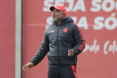 Roger Machado em treino do Inter<!-- NICAID(16057818) -->