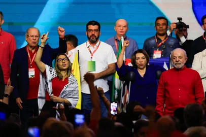 17° ENCONTRO NACIONAL PTDF - GOVERNO LULA/PT/EDINHO SILVA - POLÍTICA - O presidente da República Luiz Inácio Lula da Silva, acompanhado da primeira-dama, Janja da Silva, participou do 17°   Encontro Nacional do Partido dos Trabalhadores (PT) realizado no Centro de convenções Brasil 21, em Brasí­lia (DF), neste   domingo, 3 de agosto de 2025. O evento contou com a participação de cerca de 1.000 delegados e delegadas de todos os estados   do paí­s. Nesse  encontro, a nova direção do Partido, tendo Edinho Silva como presidente, tomou posse.Importantes lideranças   do Partido como Gleisi Hoffman, Zé Dirceu e Humberto Costa estiveram presentes.   03/08/2025 - Foto: WILTON JUNIOR/ESTADÃO CONTEÚDOEditoria: POLÍTICALocal: BRASÍLIAIndexador: WILTON JUNIORFonte: ESTADAO CONTEUDOFotógrafo: ESTADÃO CONTEÚDO<!-- NICAID(16093461) -->