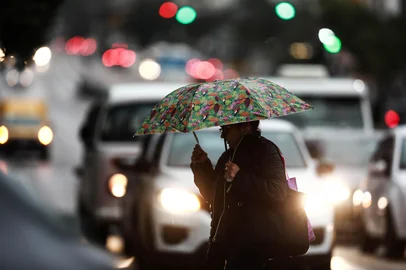 PORTO ALEGRE, RS, BRASIL - 2024.09.04 - Chuva em Porto Alegre . (Foto: Renan Mattos/ Agência RBS)<!-- NICAID(15858077) -->