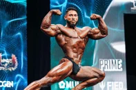 Ramon Dino durante o Mr. Olympia 2023<!-- NICAID(15612827) -->