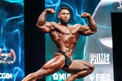 Ramon Dino durante o Mr. Olympia 2023<!-- NICAID(15612827) -->