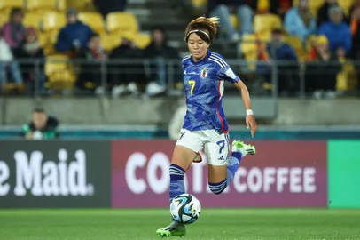 Japan's midfielder #07 Hinata Miyazawa controls the ball during the Australia and New Zealand 2023 Women's World Cup Group C football match between Japan and Spain at Wellington Stadium, also known as Sky Stadium, in Wellington on July 31, 2023. (Photo by Marty MELVILLE / AFP)<!-- NICAID(15501476) -->