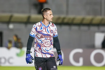 Goleiro Victor Golas durante clássico Ca-Ju 289 no Estádio Centenário.<!-- NICAID(15968850) -->