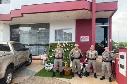 Três pessoas da mesma família são encontradas mortas em apartamento em Ronda Alta<!-- NICAID(16021047) -->