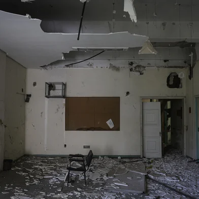 Porto Alegre, RS, Brasil, 24-03-2025: Situação do antigo Hospital Parque Belém, no bairro Belém Velho, na zona sul, fechado desde 2017. Estrutura foi adquirida em leilão pela Associação Hospitalar Vila Nova, que prometeu reformas para a reabrir a instituição de saúde, que se chamaria Sinos de Belém. Foto: Mateus Bruxel / Agência RBSIndexador: MATEUS BRUXEL<!-- NICAID(16002001) -->