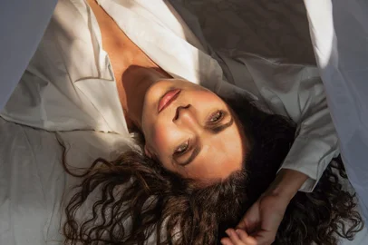 Claudia Ohana, VAM Magazine<!-- NICAID(15686627) -->