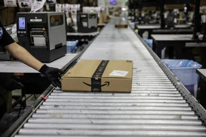 NOVA SANTA RITA, RS, BRASIL - 2024.04.02 - Amazon Brasil apresenta para imprensa seu primeiro Centro de Distribuição com operação conjunta de varejo e marketplace. (Foto: André Ávila/ Agência RBS)Indexador: Andre Avila<!-- NICAID(15723153) -->