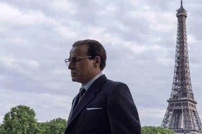 Balenciaga, série ficcional<!-- NICAID(15680195) -->