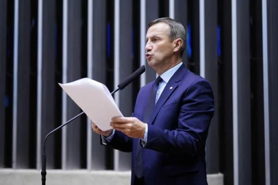 Câmara aprova MP com regras trabalhistas para estado de calamidade pública<!-- NICAID(15165448) -->