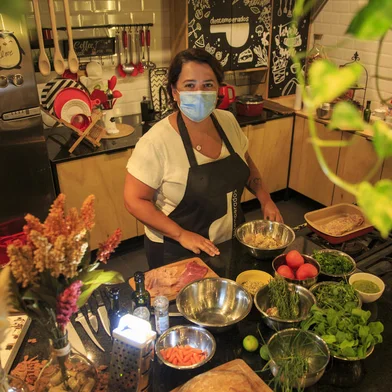 PORTO ALEGRE, RS, BRASIL - 25.02.2022 - Receitas de Dia da Mulher com Lela Zaniol. (Foto: Jefferson Botega/Agencia RBS)Indexador: Jeff Botega<!-- NICAID(15027238) -->