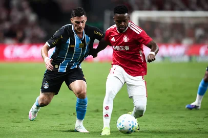 PORTO ALEGRE, RS, BRASIL, 11-04-2026: Clássico GreNal nº452 no estádio Beira-Rio. Inter e Grêmio se enfrentam pelo Campeonato Brasileiro Série A 2026. Foto: Jonathan Heckler/Agência RBS<!-- NICAID(16264081) -->