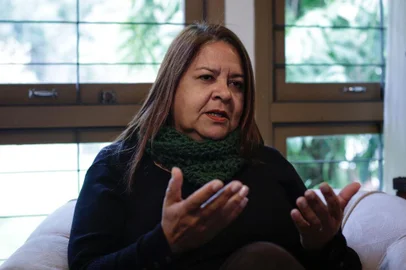 Porto Alegre, RS, Brasil, 18-08-2022: Rejane de Oliveira (PSTU), candidata ao governo do Rio Grande do Sul, durante entrevista em uma casa na zona sul. Foto: Mateus Bruxel/Agência RBSIndexador: Mateus Bruxel<!-- NICAID(15179443) -->