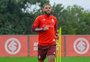 Nathan larga na frente por titularidade da lateral direita do Inter contra o Fortaleza