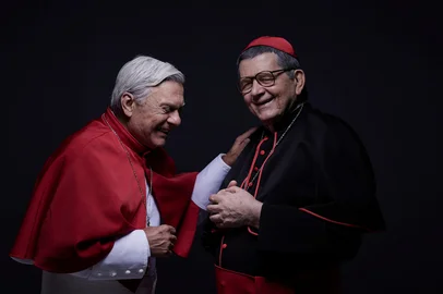 Espetáculo Dois Papas, com Zé Carlos Machado e Celso Frateschi no elenco<!-- NICAID(16091480) -->