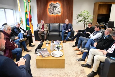 Presidente da Infraero se reúne com o prefeito Adiló Didomenico, o vice, Edson Néspolo, e secretários<!-- NICAID(16052071) -->