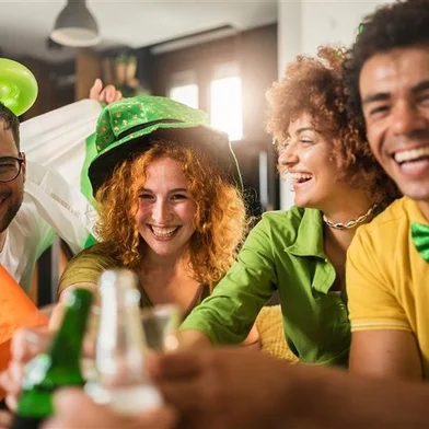 St. Patrick’s Day: veja como fazer cerveja verde e o tradicional Barmbrack