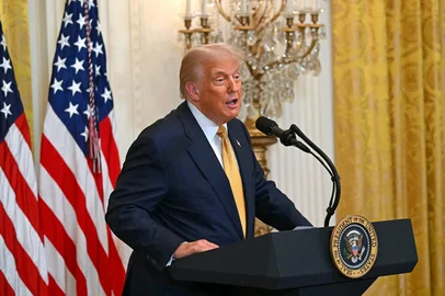 US President Donald Trump delivers remarks during a reception with Republican members of Congress at the White House in Washington, DC on July 22, 2025. (Photo by ANDREW CABALLERO-REYNOLDS / AFP)Editoria: POLLocal: WashingtonIndexador: ANDREW CABALLERO-REYNOLDSSecao: national securityFonte: AFPFotógrafo: STF<!-- NICAID(16085938) -->