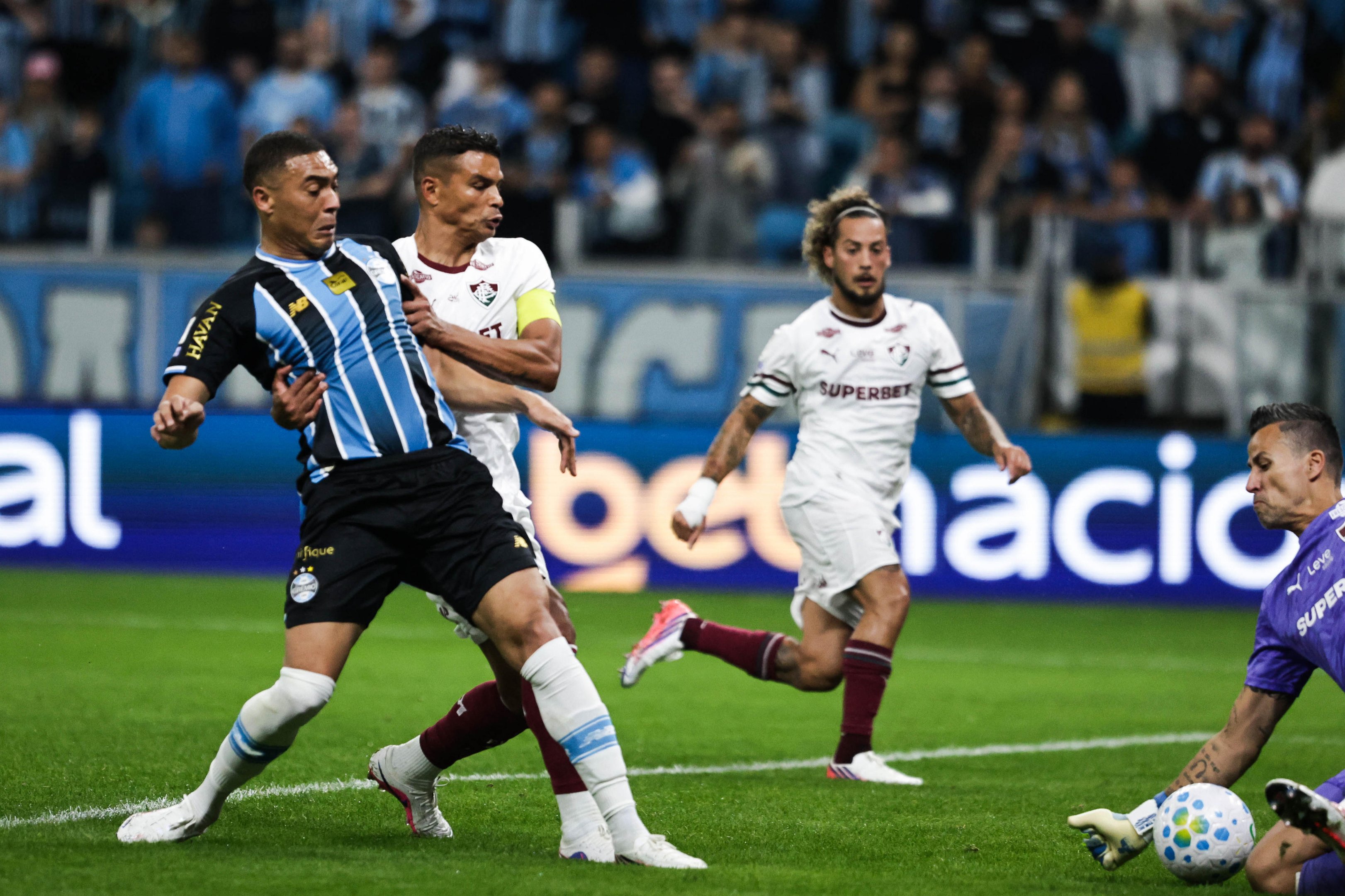 Grêmio evita derrota e conquista um ponto contra o Fluminense na Arena