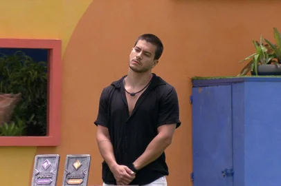 Arthur Aguiar<!-- NICAID(15008479) -->