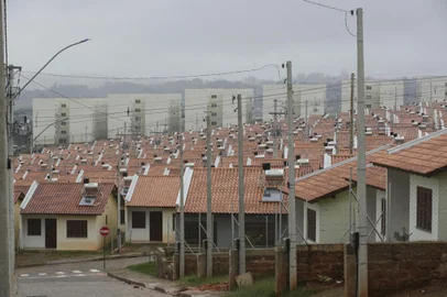Viamão, RS, Brasil, 28-06-2023: Casas no Residencial Viver Coometal, na Estrada Caminho do Meio, na Vila Augusta, em Viamão. Estruturas são parte do programa Minha Casa, Minha Vida e serão entregues com a presença do presidente Luiz Inácio Lula da Silva na próxima sexta-feira. Foto: Mateus Bruxel / Agência RBSIndexador: Andre Avila<!-- NICAID(15468344) -->