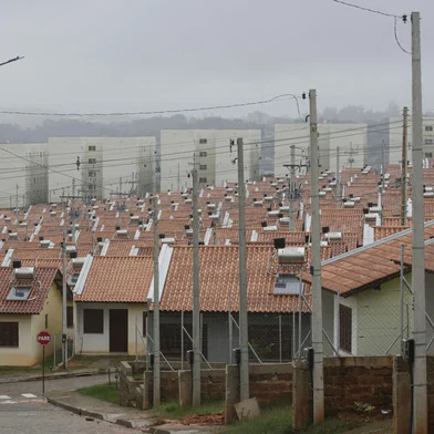 Viamão, RS, Brasil, 28-06-2023: Casas no Residencial Viver Coometal, na Estrada Caminho do Meio, na Vila Augusta, em Viamão. Estruturas são parte do programa Minha Casa, Minha Vida e serão entregues com a presença do presidente Luiz Inácio Lula da Silva na próxima sexta-feira. Foto: Mateus Bruxel / Agência RBSIndexador: Andre Avila<!-- NICAID(15468344) -->