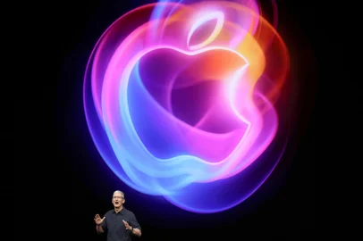 Apple Holds Event To Showcase New Release Of iPhones, Watches and AirPodsCUPERTINO, CALIFORNIA - SEPTEMBER 09: Apple CEO Tim Cook delivers remarks before the start of an Apple event at Apple headquarters on September 09, 2024 in Cupertino, California. Apple held an event to showcase the new iPhone 16, Airpods and Apple Watch models.   Justin Sullivan/Getty Images/AFP (Photo by JUSTIN SULLIVAN / GETTY IMAGES NORTH AMERICA / Getty Images via AFP)Editoria: FINLocal: Cupertiador: JUSTIN SULLIVANSecao: computing and information technoFonte: GETTY IMAGES NORTH AMERICAFotógrafo: CONTRIBUTOR<!-- NICAID(15861524) -->
