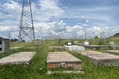 Imagens do Cemitério Jardim da Colina.<!-- NICAID(16225491) -->