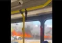 Caminhão-tanque tomba e pega fogo em rodovia no Rio de Janeiro