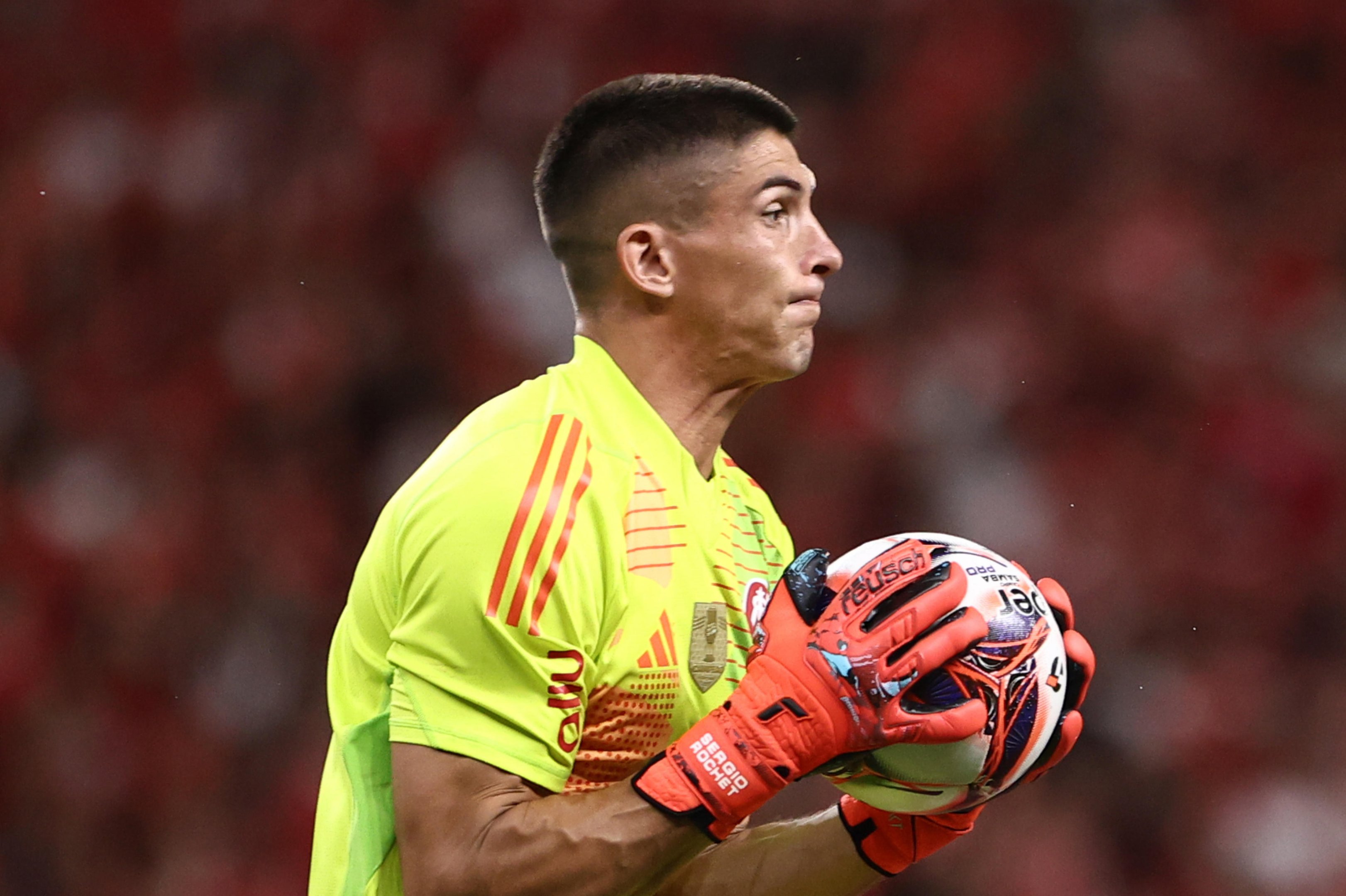 Quantas partidas Rochet precisa fazer para renovar com o Inter