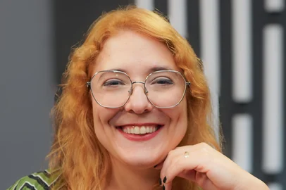 Jornalista FêCris Vasconcellos<!-- NICAID(16142363) -->