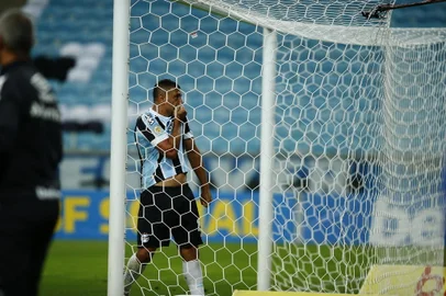 09/11/2021 - PORTO ALEGRE, RS: ARENA DO GRÊMIO - Campeonato Brasileiro, SÉRIE A. GRÊMIO X FLUMINENSE. FOTO: Félix Zucco / Agência RBS<!-- NICAID(14936883) -->