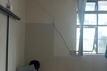 **FOTOGRAFIAS INDEXADAS A PEDIDO DE RAFAEL FAVERO**Simpa denuncia problemas estruturais na Centro de Saúde do IAPI<!-- NICAID(15473587) -->