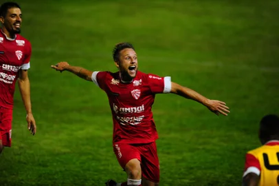 FLORES DA CUNHA, RS, BRASIL, 04/03/2021. Juventude x São Luiz, jogo válido pela segunda rodada da primeira fase do Campeonato Gaúcho 2021 (Gauchão 2021) e realizado no estádio Homero Soldatelli, em Flores da Cunha. (Porthus Junior/Agência RBS)<!-- NICAID(14728237) -->