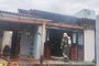 Um raio atingiu uma residência nesta segunda-feira (29) em Taquara, no Vale do Paranhana, causando um incêndio grave, no bairro Empresa. De acordo com a Defesa Civil, a descarga elétrica derreteu eletrodomésticos e queimou a cozinha e a sala da família.<!-- NICAID(15748539) -->