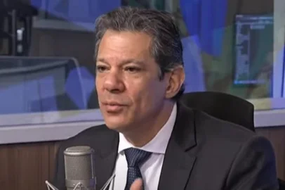Ministro fala sobre aumento da taxa selic<!-- NICAID(15999356) -->