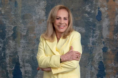 Arlete Salles , capa , donna , três graças , josefa , personagem<!-- NICAID(16192184) -->