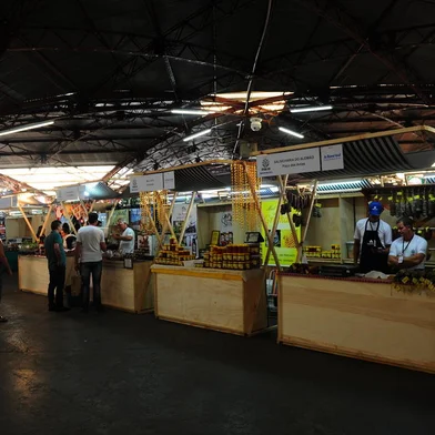 CAXIAS DO SUL, RS, BRASIL, 26/02/2019. 32ª Festa Nacional da Uva - Movimento nos pavilhões da Festa da Uva. Pavilhão Dois, feira de agroindústria. (Porthus Junior/Agência RBS)<!-- NICAID(13973139) -->