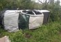 Veículo da Aeronáutica capota na BR-392 em Canguçu