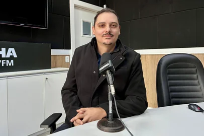 Juliana Bevilaqua / Divulgação Chef de cozinha Gustavo Grisa, sócio do Brigitte, restaurante, café e empório que serve produtos sem glúten. <!-- NICAID(16285323) -->