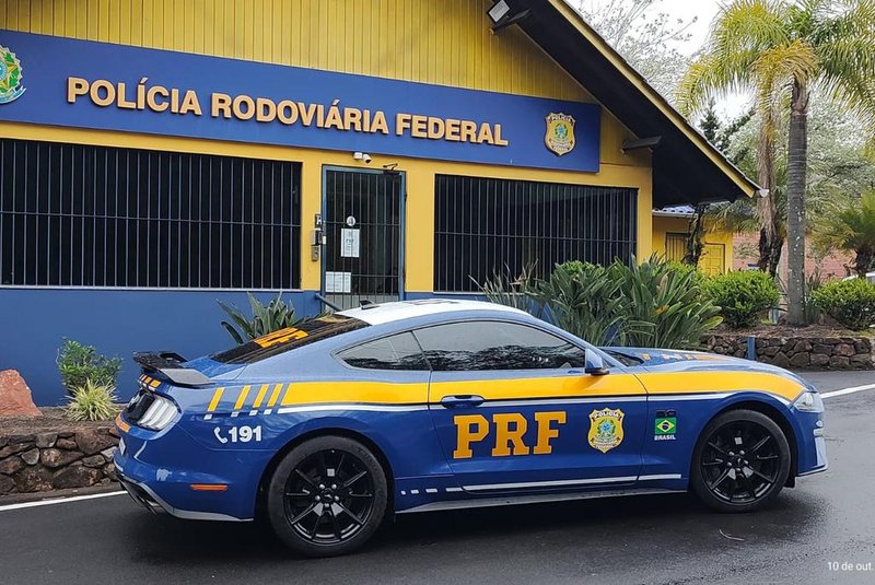 Polícia Rodoviária Federal (PRF) de Bento Gonçalves conta com viatura Ford Mustang<!-- NICAID(15233102) -->